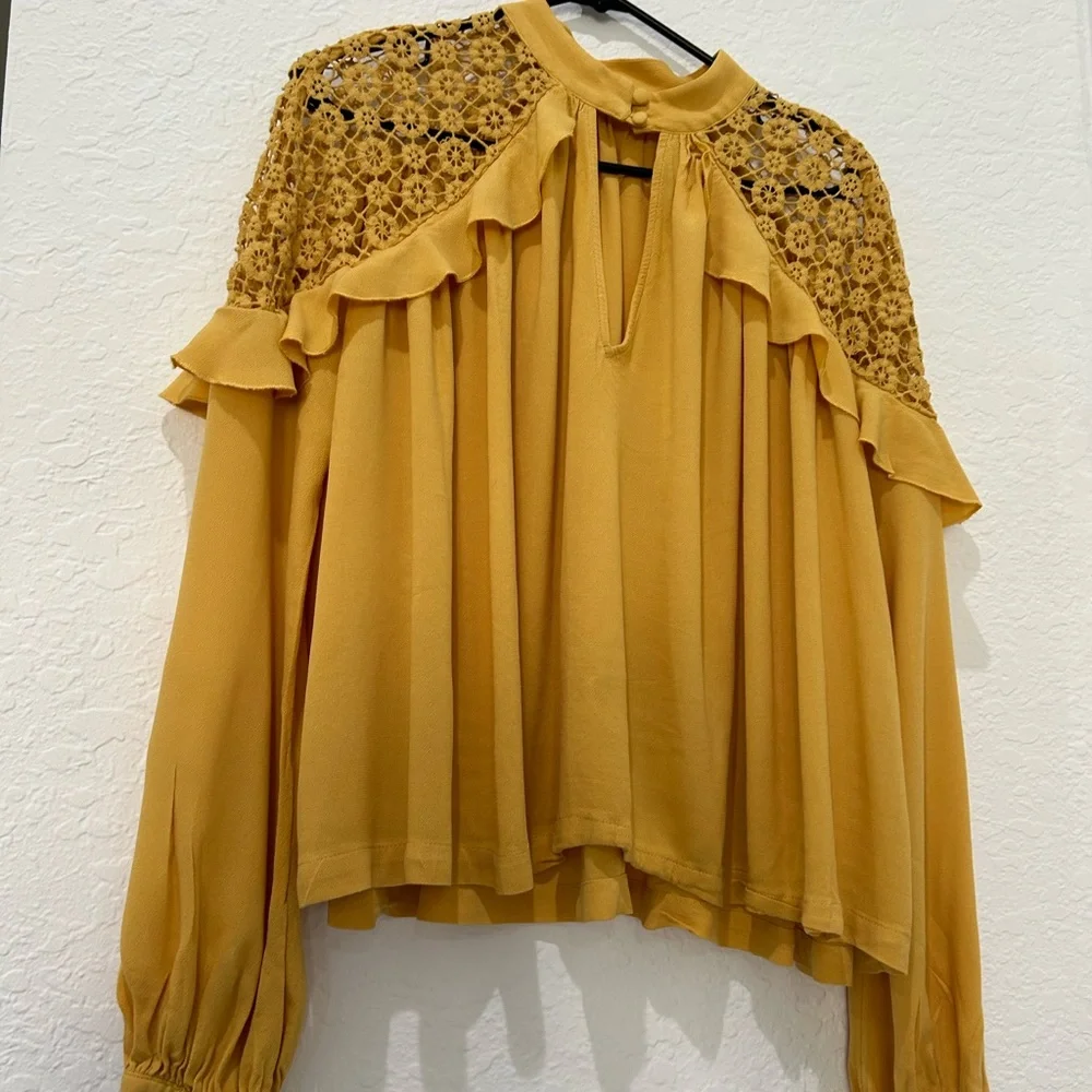 🔥PRICE⬇️ FREE PEOPLE • Yellow/Gold • Women’s Long Sleeve Blouse • size M • - Picture 3 of 5